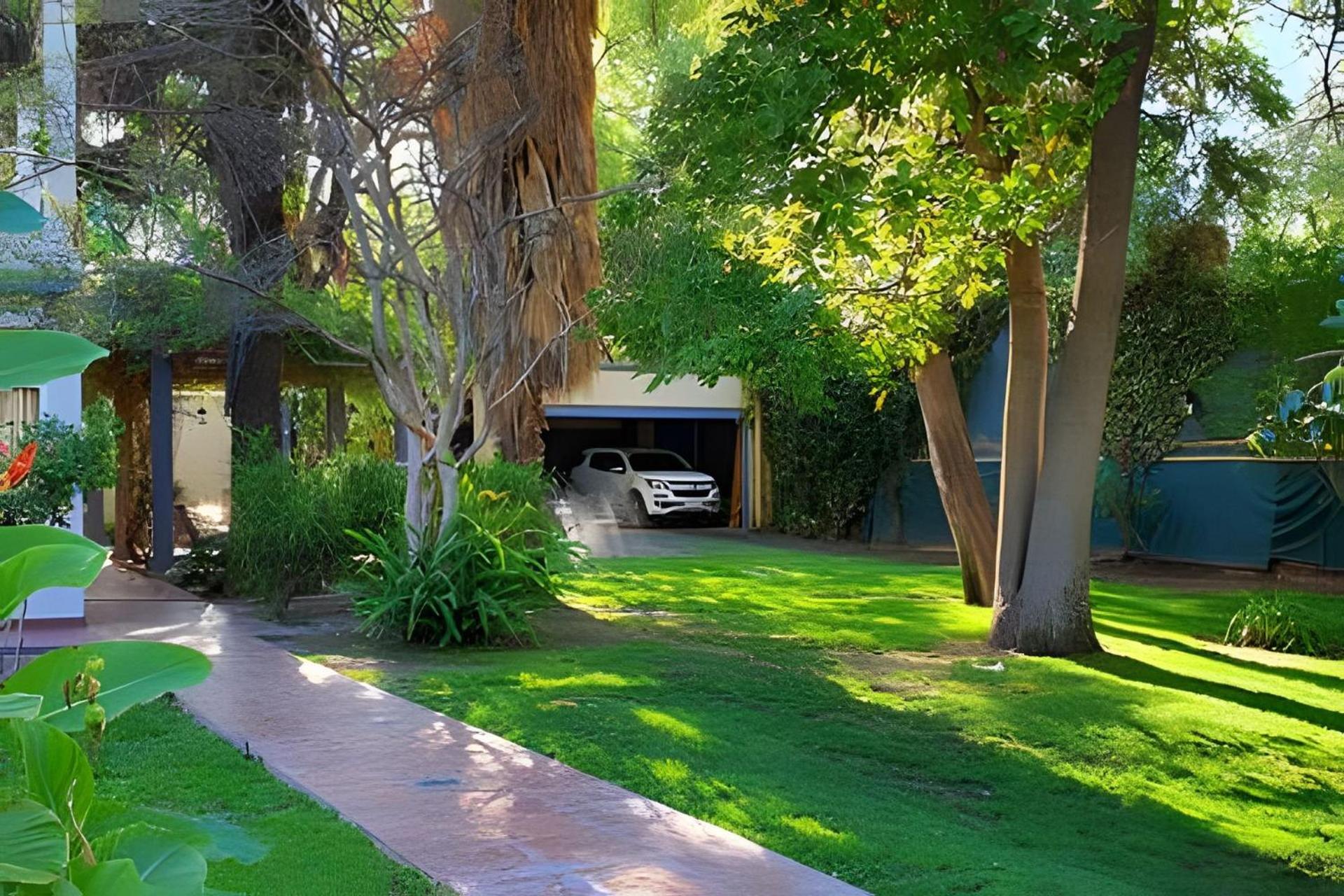 Buen Viaje Bed & Breakfast